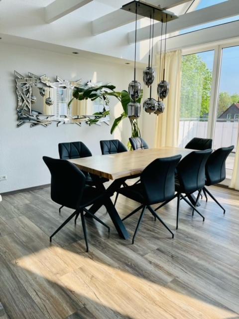 Apartment 160Qm 5 Schlafzimmer 1 Wohnzimmer Terrasse Und Balkon Wilhelmshaven Extérieur photo