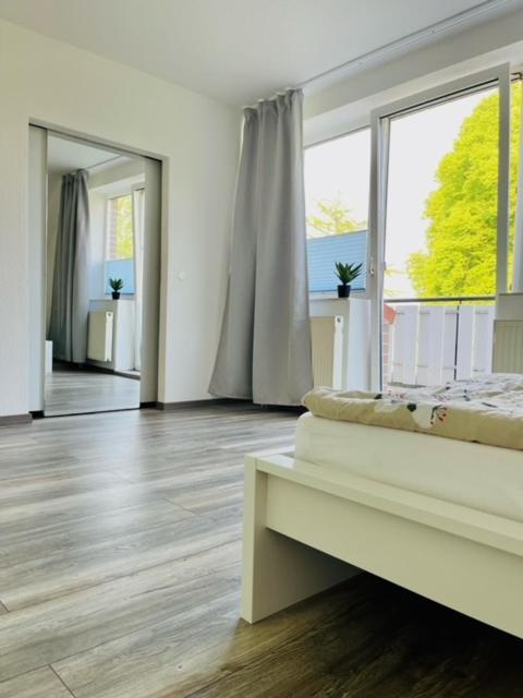 Apartment 160Qm 5 Schlafzimmer 1 Wohnzimmer Terrasse Und Balkon Wilhelmshaven Extérieur photo